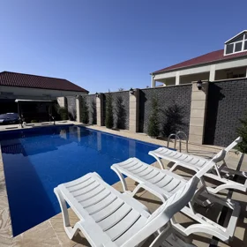 In Baku 200.0 m² house with 4.0 rooms is for sale - Image 3
