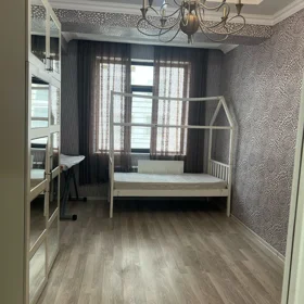 In Baku 80.0 m² apartment is for rent - Image 3