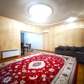 In Baku 250.0 m² apartment is for rent - Image 2