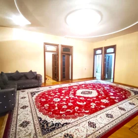 In Baku 250.0 m² apartment is for rent - Image 3