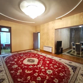 In Baku 250.0 m² apartment is for rent - Image 4
