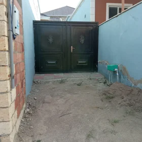 In Baku 75.0 m² house with 3.0 rooms is for sale - Image 2