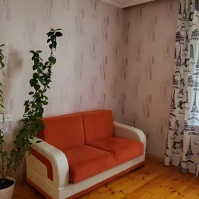 In Baku 140.0 m² house with 4.0 rooms is for rent - Image 2