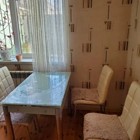 In Baku 140.0 m² house with 4.0 rooms is for rent - Image 3