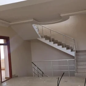 In Baku 1200.0 m² commercial is for rent - Image 2