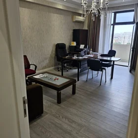 In Baku 109.0 m² apartment is for rent - Image 2