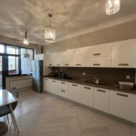 In Baku 130.0 m² apartment is for rent - Image 5