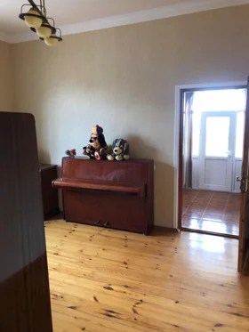In Baku 300.0 m² house with 5.0 rooms is for sale - Image 5