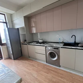 In Baku 80.0 m² apartment is for rent - Image 2