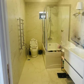 In Baku 300.0 m² house with 6.0 rooms is for sale - Image 3