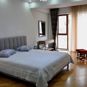 In Baku 141.0 m² apartment is for rent - Image 5