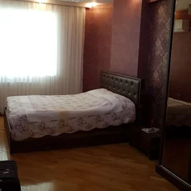 In Baku 140.0 m² apartment is for rent - Image 2