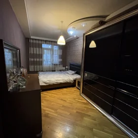 In Baku 68.0 m² apartment is for sale - Image 2