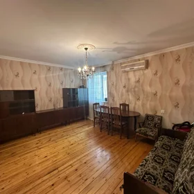 In Baku 100.0 m² house with 3.0 rooms is for rent - Image 2