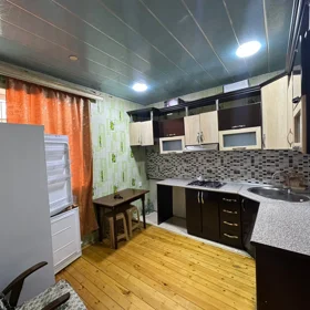 In Baku 100.0 m² house with 3.0 rooms is for rent - Image 5