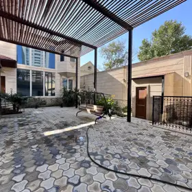 In Baku 200.0 m² house with 6.0 rooms is for sale - Image 3