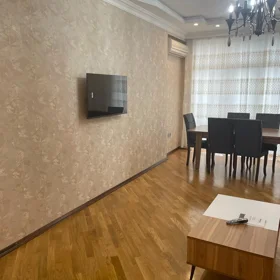 In Baku 130.0 m² apartment is for rent - Image 3
