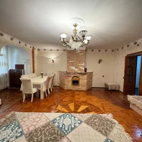 In Baku 110.0 m² apartment is for sale - Image 3