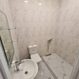 In Khirdalan 70.0 m² apartment is for rent - Image 4