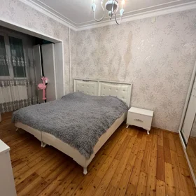 In Baku 70.0 m² apartment is for sale - Image 2