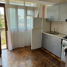 In Baku 90.0 m² apartment is for rent - Image 3