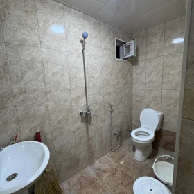In Baku 70.0 m² house with 2.0 rooms is for rent - Image 5