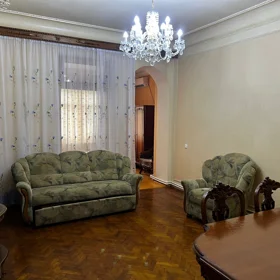 In Baku 80.0 m² apartment is for rent - Image 2