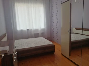 In Khirdalan 70.0 m² apartment is for rent - Image 5