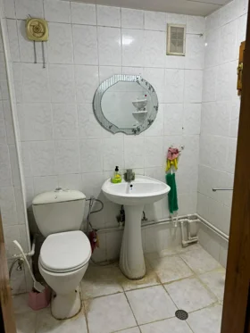 In Baku 60.0 m² apartment is for rent - Image 4