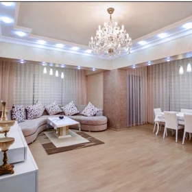 In Baku 181.0 m² apartment is for rent - Image 2