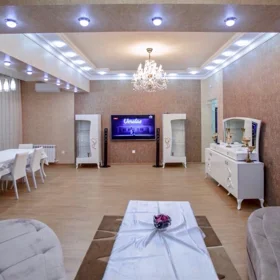 In Baku 181.0 m² apartment is for rent - Image 4
