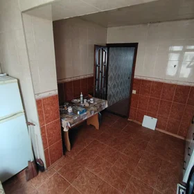 In Baku 110.0 m² apartment is for rent - Image 4