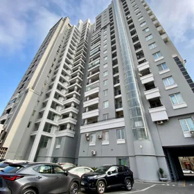 In Baku 250.0 m² apartment is for sale - Image 2