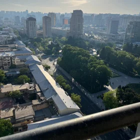 In Baku 250.0 m² apartment is for sale - Image 4