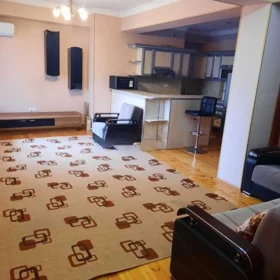 In Baku 110.0 m² apartment is for rent - Image 3