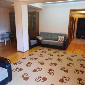 In Baku 110.0 m² apartment is for rent - Image 4