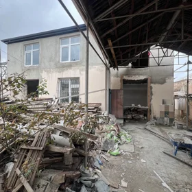 In Baku 179.0 m² house with 7.0 rooms is for sale - Image 2