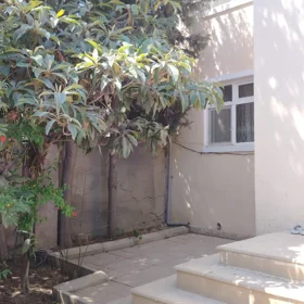 In Baku 140.0 m² house with 5.0 rooms is for rent - Image 2