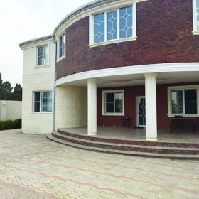 In Baku 270.0 m² house with 9.0 rooms is for sale - Image 2