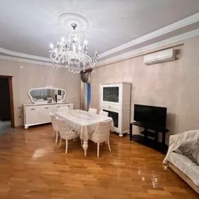 In Baku 125.0 m² apartment is for sale - Image 2