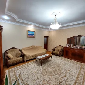 In Baku 165.0 m² apartment is for sale - Image 2