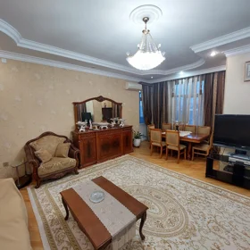 In Baku 165.0 m² apartment is for sale - Image 3