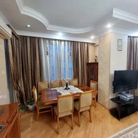 In Baku 165.0 m² apartment is for sale - Image 4