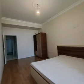 In Baku 70.0 m² apartment is for rent - Image 2