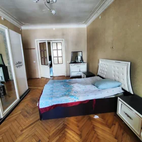 In Baku 100.0 m² apartment is for sale - Image 2