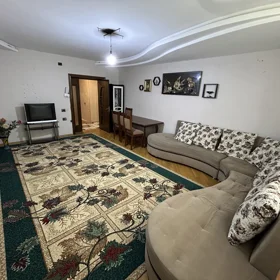 In Baku 110.0 m² apartment is for sale - Image 4