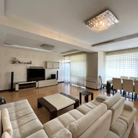 In Baku 147.0 m² apartment is for sale - Image 2