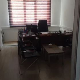In Baku 175.0 m² office is for rent - Image 2