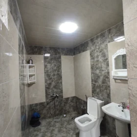 In Baku 62.0 m² house with 3.0 rooms is for rent - Image 2