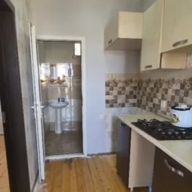 In Baku 40.0 m² house with 2.0 rooms is for sale - Image 2